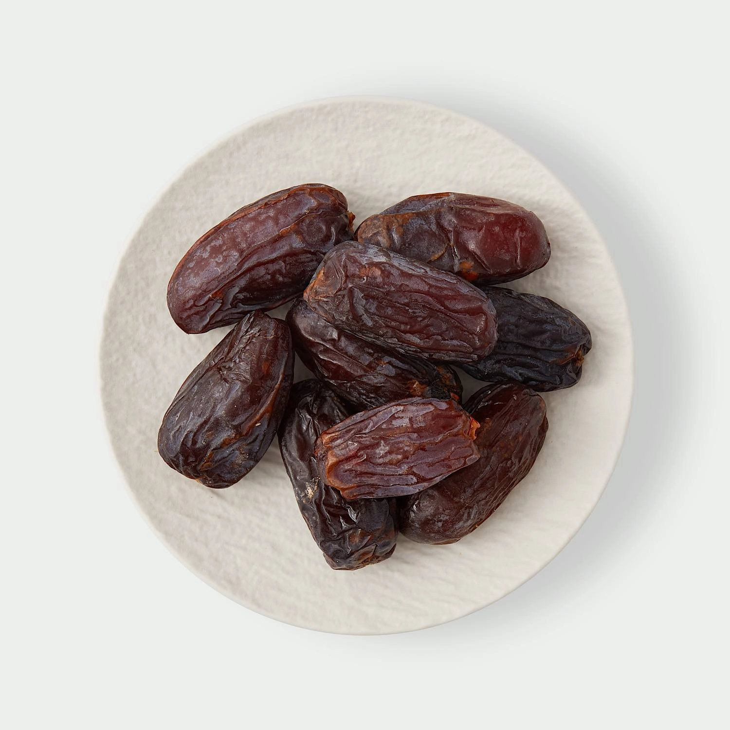 Large royal dates on a plate